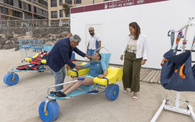 Las playas de Puerto del Rosario refuerzan su servicio de baño asistido para las personas con movilidad reducida