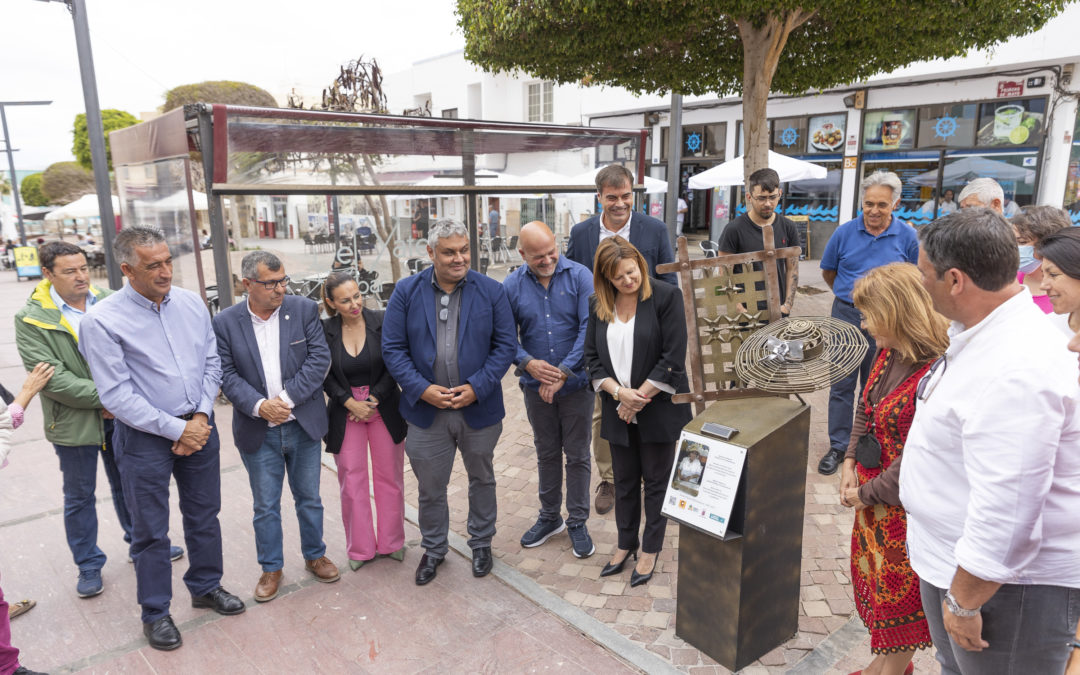 Puerto del Rosario inaugura un busto en honor a Doña Sotera Chocho por su labor de divulgación del calado majorero