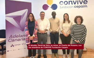 El alcalde, David de Vera, se reúne, en Puerto del Rosario, con los miembros de CONVIVE Fundación Cepaim