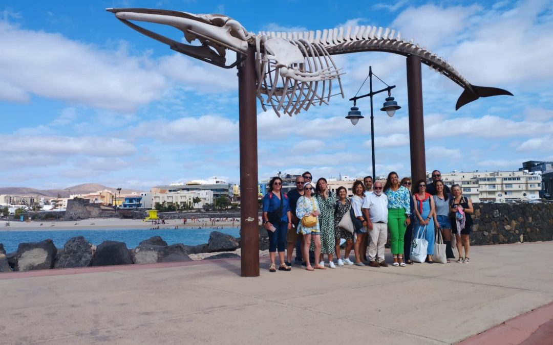 Agentes internacionales del proyecto CAPonLITTER aplauden las buenas prácticas en prevención de basuras marinas de las playas de Puerto del Rosario con Bandera Azul