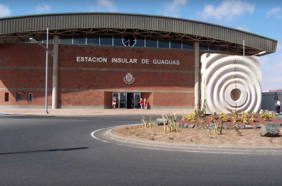 Puerto del Rosario insta al Cabildo de Fuerteventura a la mejora del servicio de guaguas en las líneas que transcurren por El Matorral y Puerto Lajas