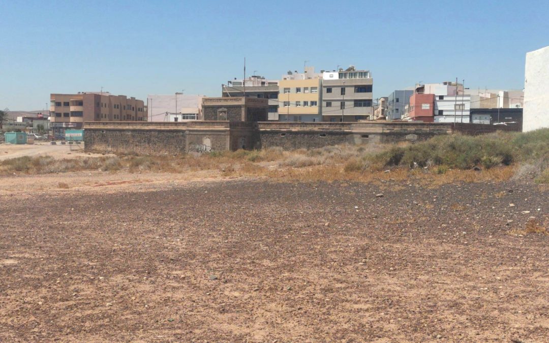Los depósitos de La Charca pasan a ser un bien municipal tras la cesión por parte de la Autoridad Portuaria