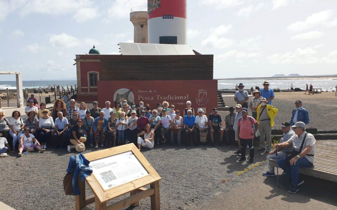 Los mayores de Puerto del Rosario disfrutaron este miércoles de su primera visita cultural al pueblo de El Cotillo