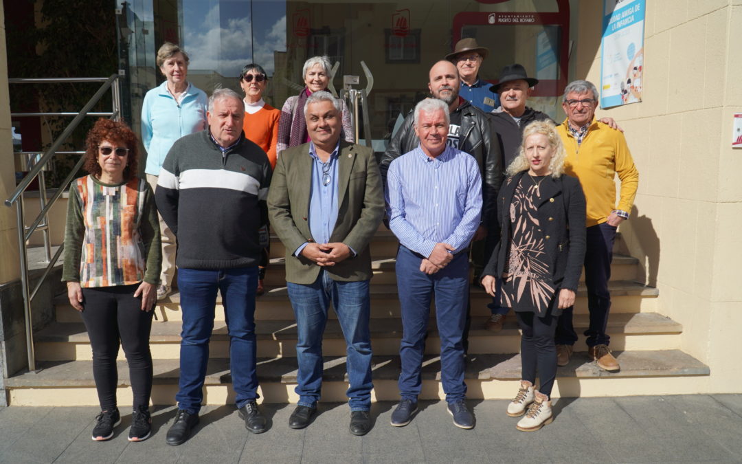 El alcalde Juan Jiménez recibe a las asociaciones astronómicas de Fuerteventura y de Huesca