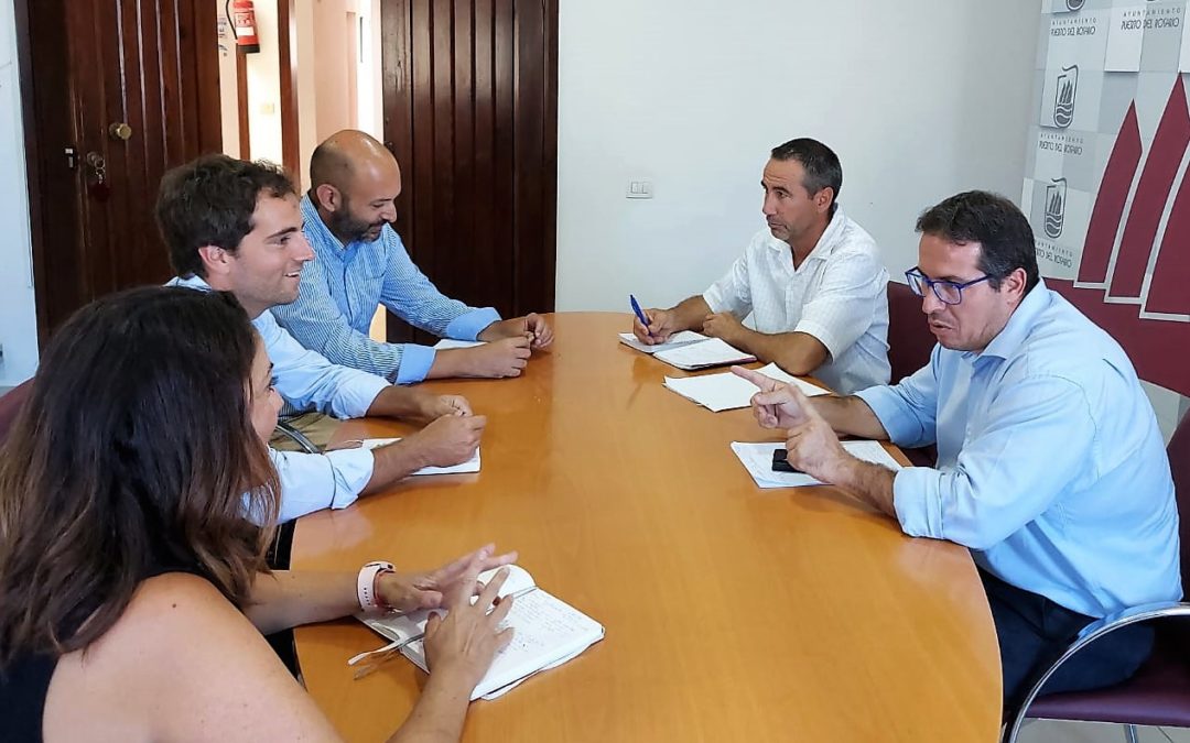 El Ayuntamiento recibe al director del Aeropuerto de Fuerteventura
