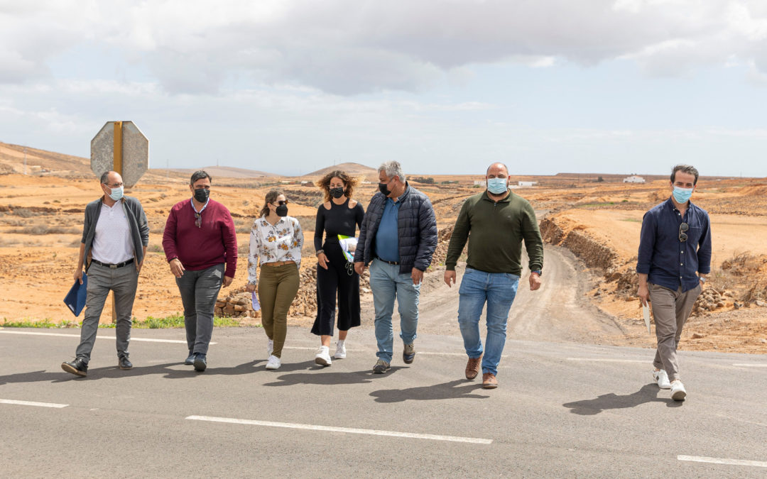 El Ayuntamiento inicia el nuevo proyecto de asfaltado de caminos rurales en el pueblo de Los Estancos
