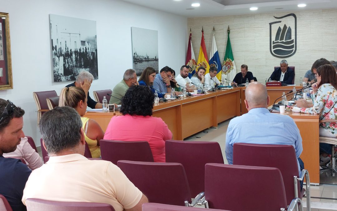 Puerto del Rosario propone crear una mesa de trabajo sobre equiparación salarial para personal de empresas adjudicatarias
